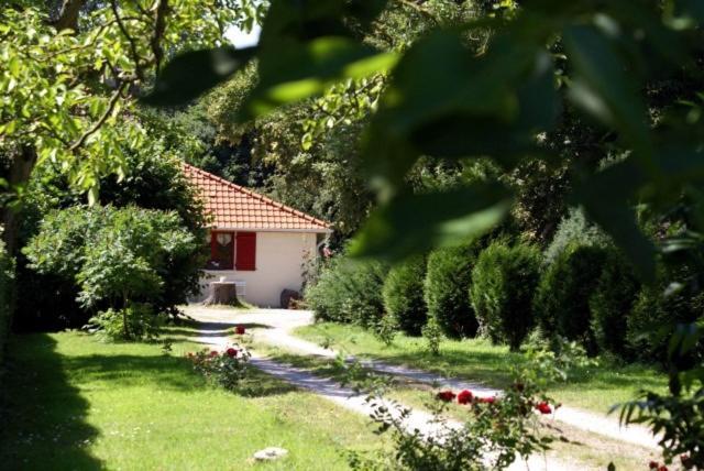 Au Retour Du Lac Ardres Екстер'єр фото